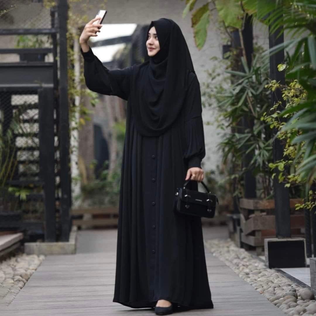 হাতা কুচি-টু বোরকা (short-sleeved burka)